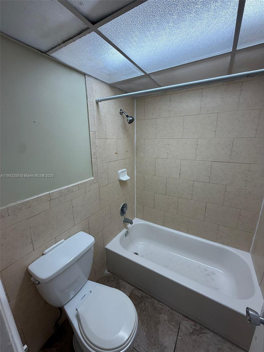 6930 Miami Gardens Dr #1-217A, Hialeah, Florida image 10