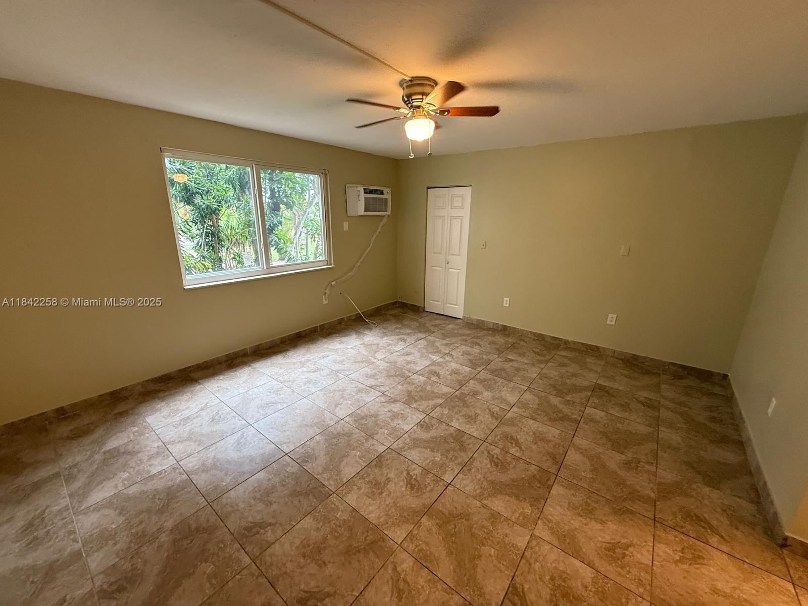 6930 Miami Gardens Dr #1-217A, Hialeah, Florida image 12
