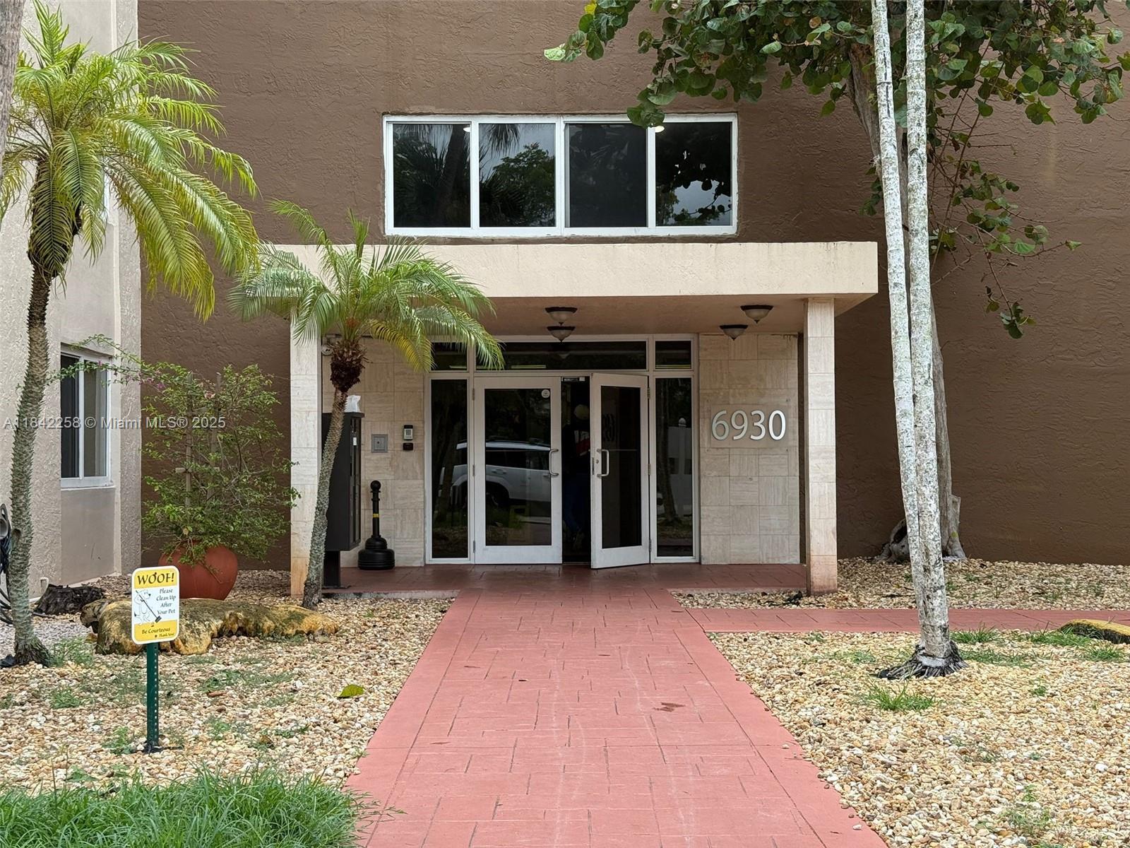 6930 Miami Gardens Dr #1-217A, Hialeah, Florida image 2