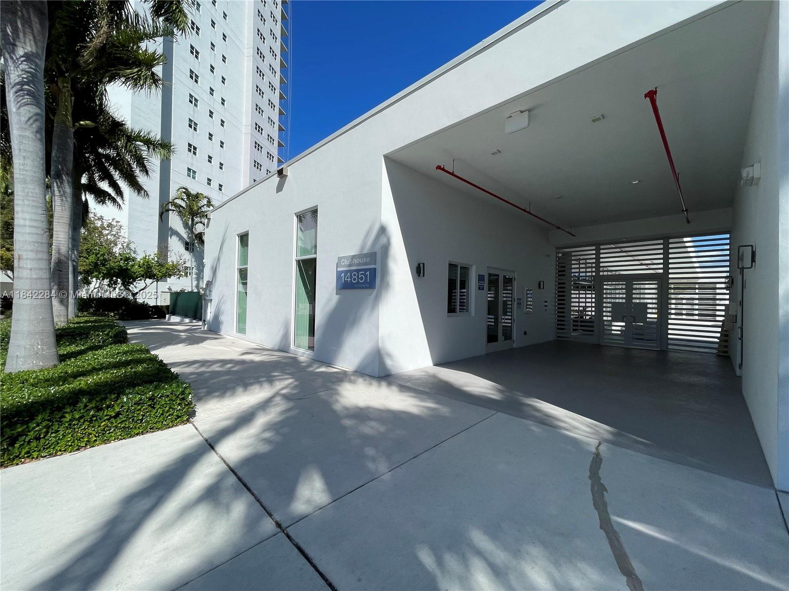 14951 Royal Oaks Ln #808, North Miami, Florida image 32