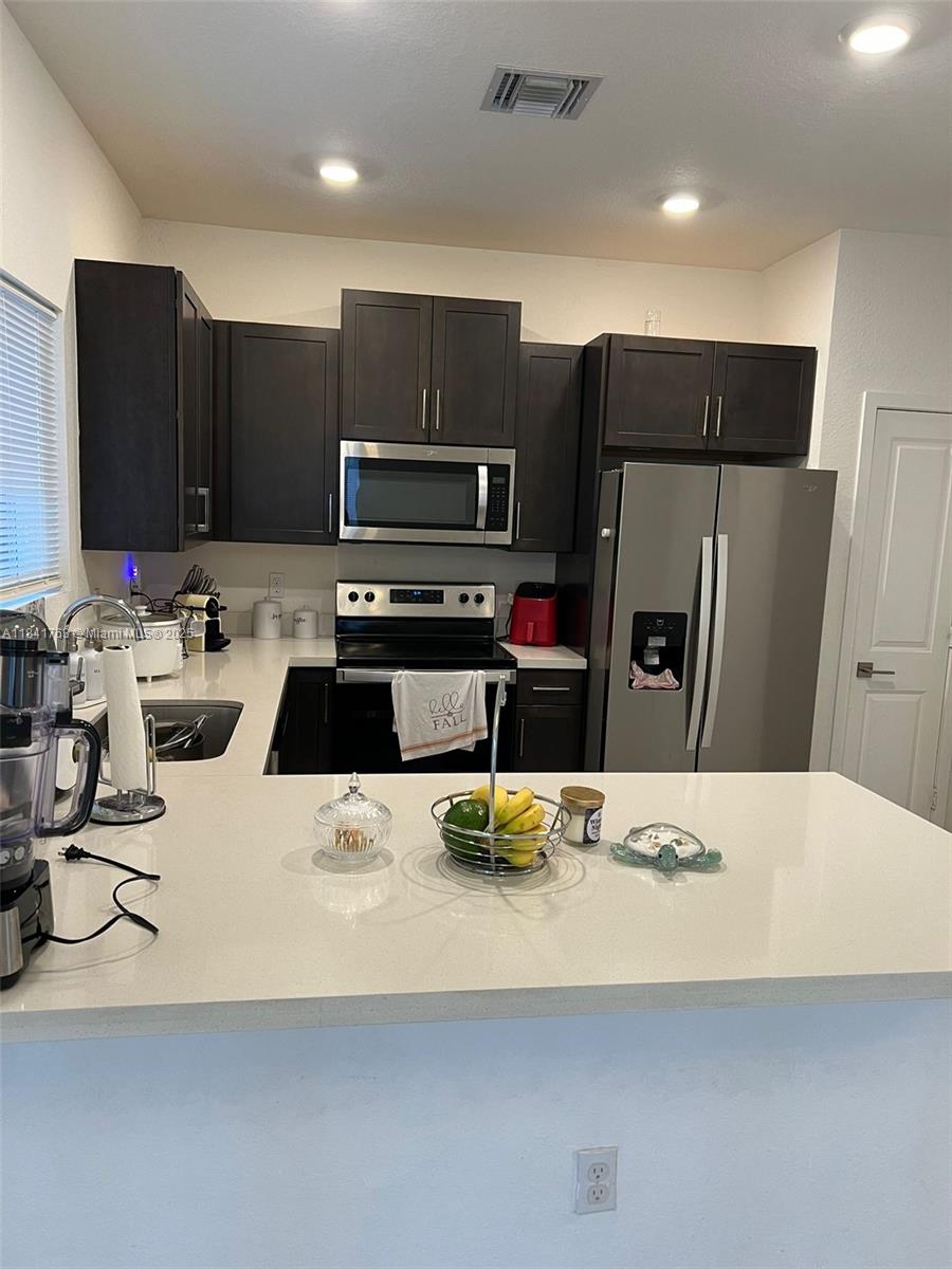 1703 SE 8th Pl, Homestead, Florida image 5
