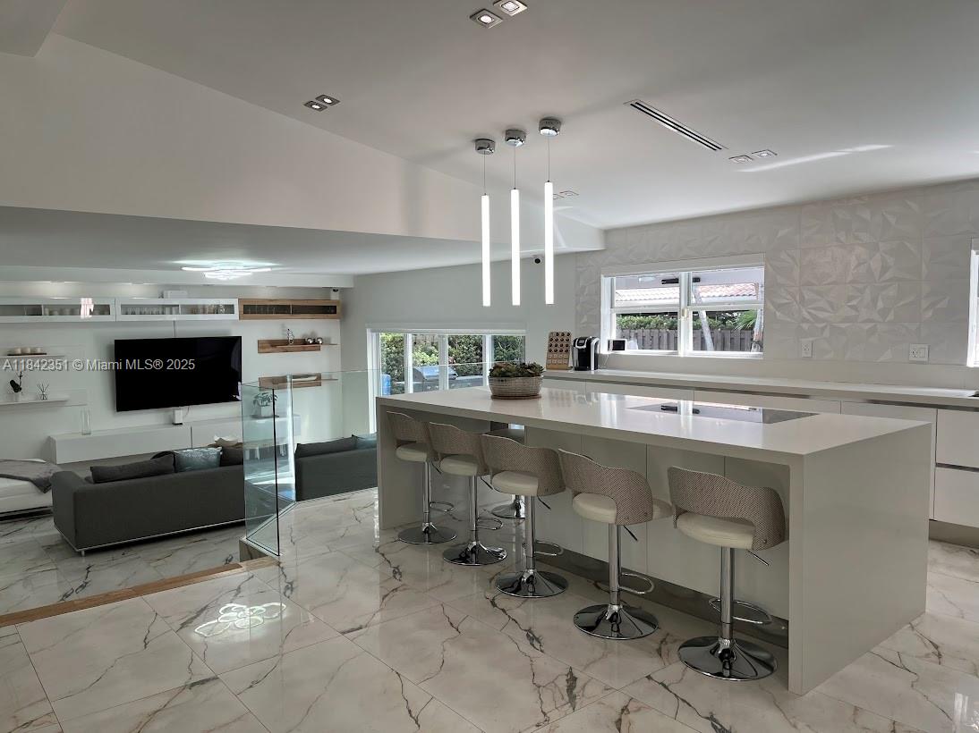 6761 NW 112th Ave, Doral, Florida image 11