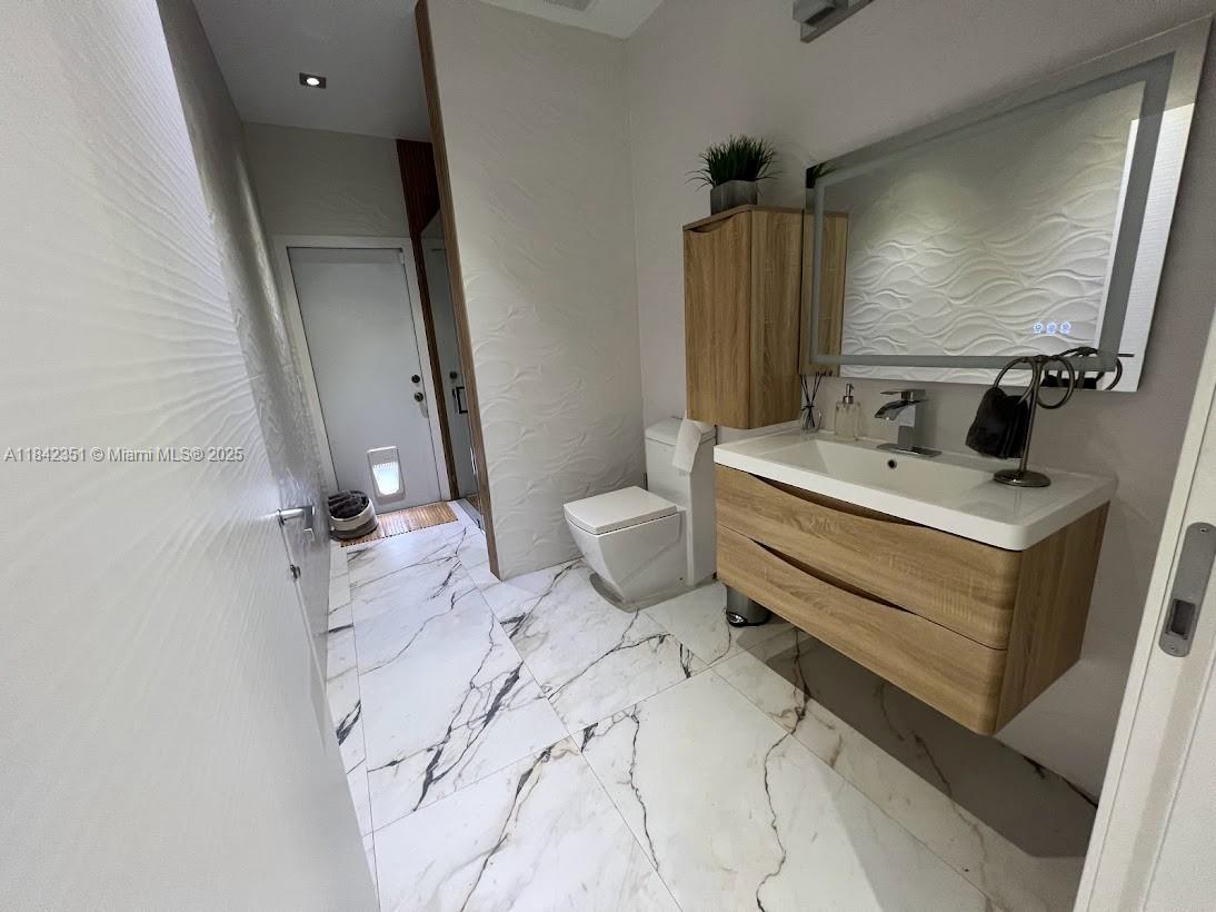 6761 NW 112th Ave, Doral, Florida image 20