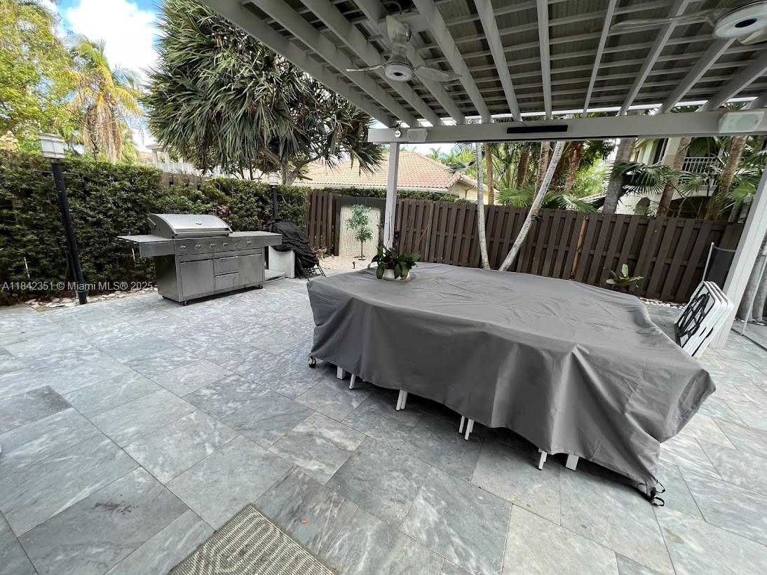 6761 NW 112th Ave, Doral, Florida image 24