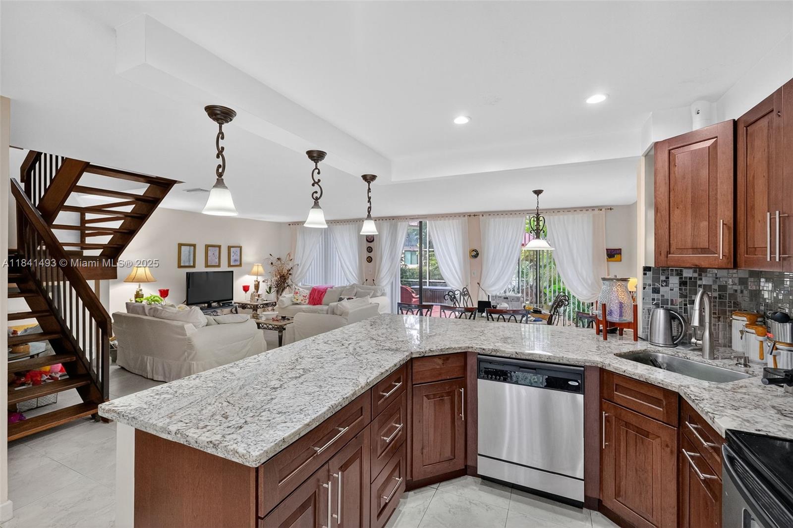 3402 Torremolinos Ave #F-35, Doral, Florida image 6
