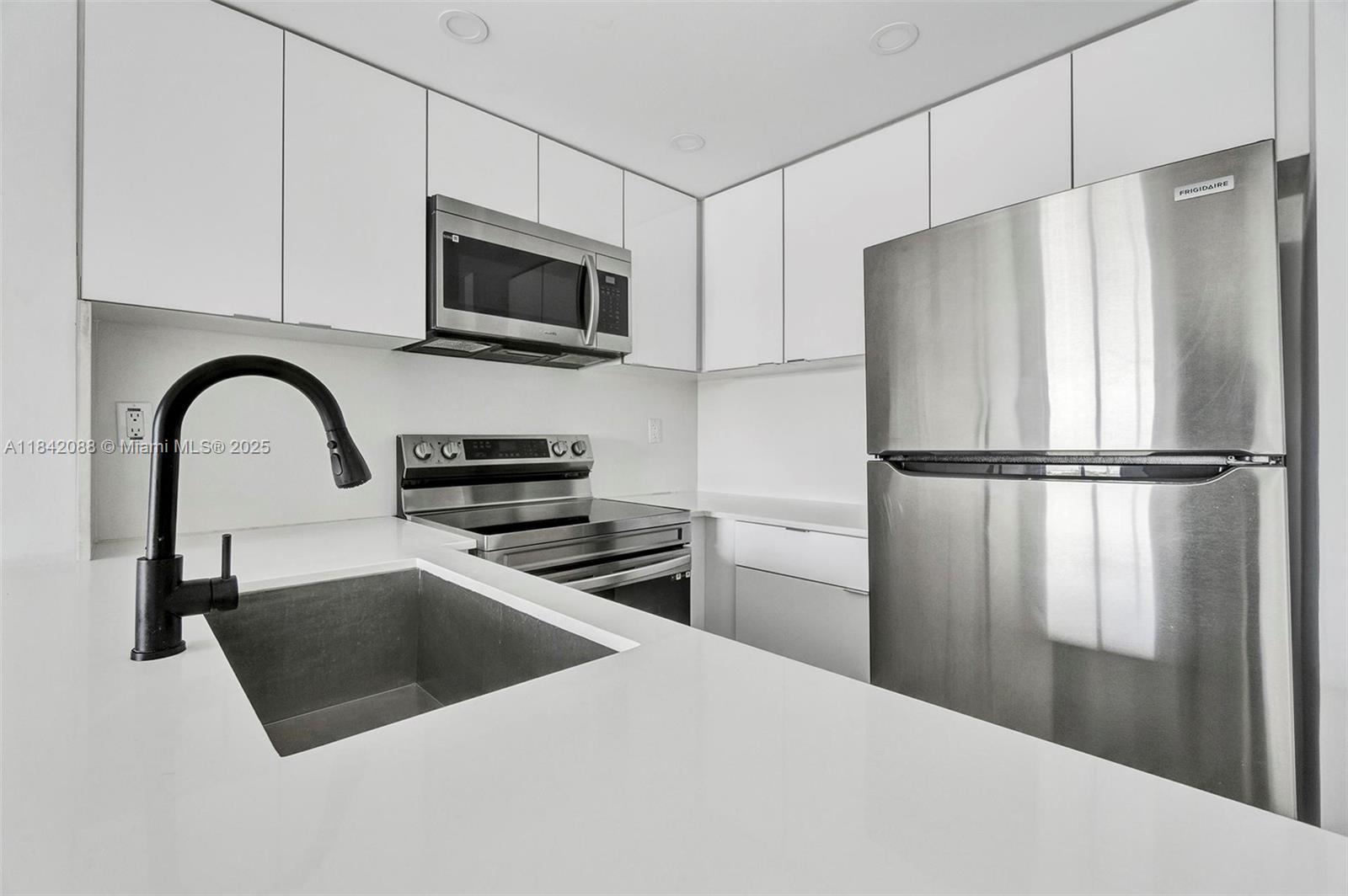 Property photo # 9