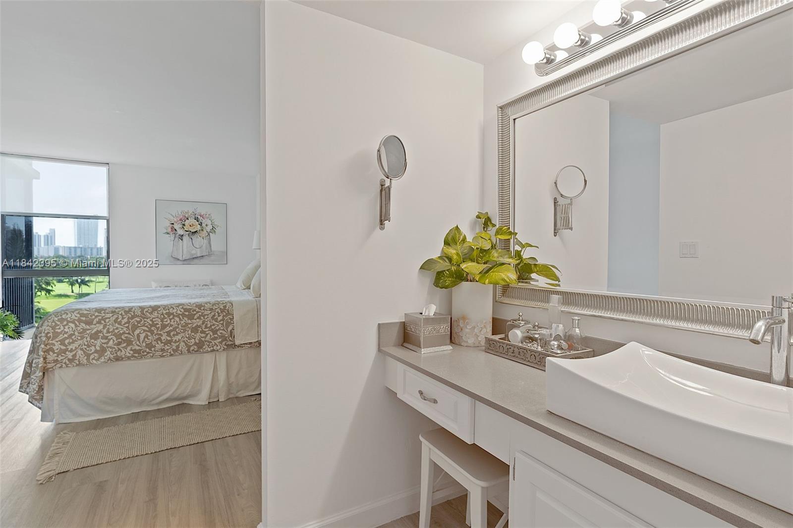 20301 W Country Club Dr #728, Aventura, Florida image 24