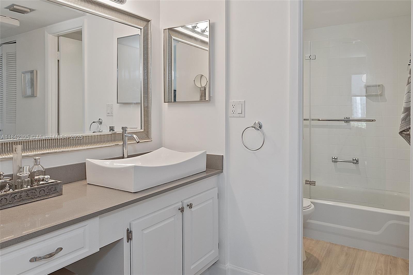 20301 W Country Club Dr #728, Aventura, Florida image 25