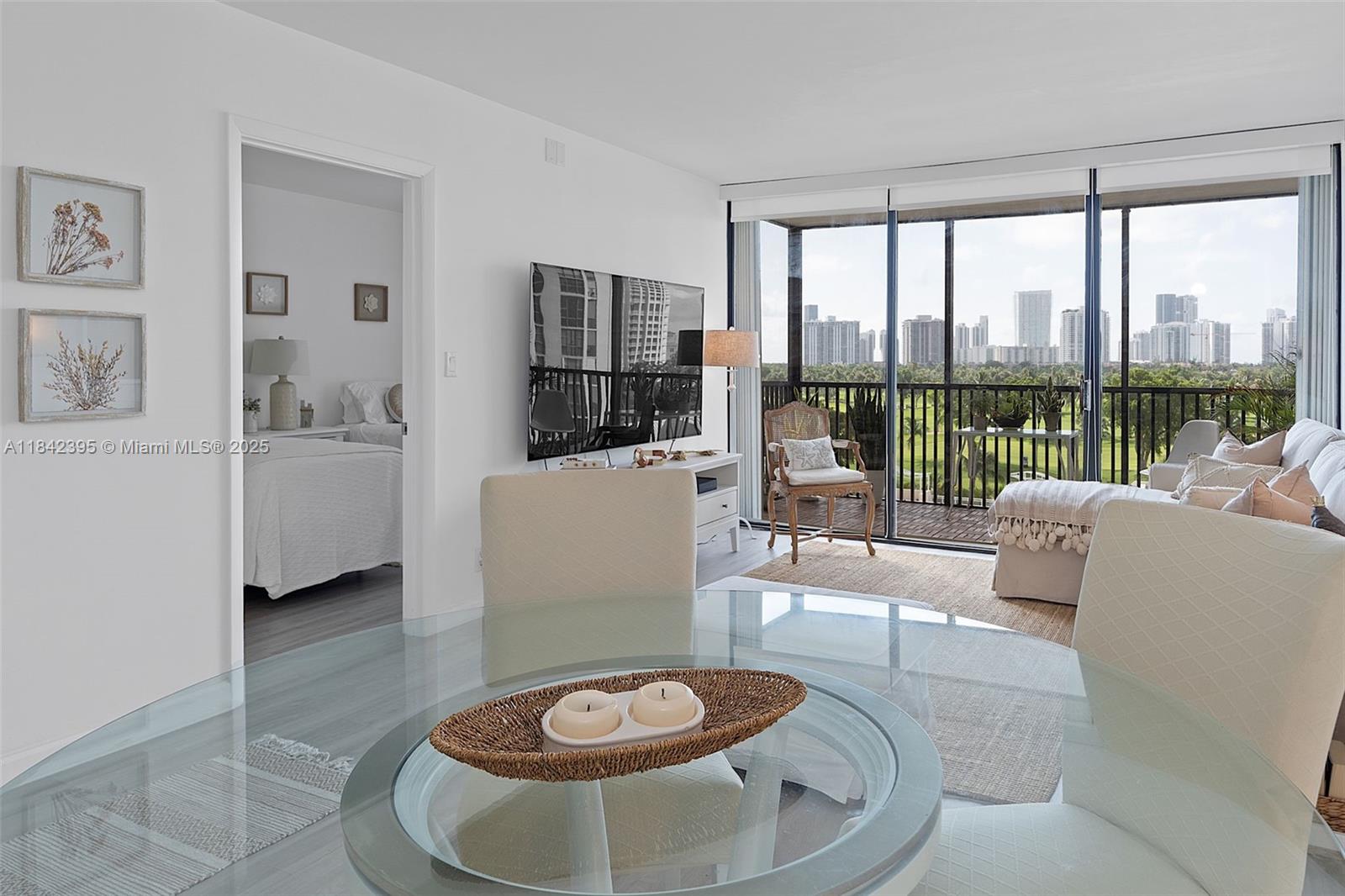 20301 W Country Club Dr #728, Aventura, Florida image 7