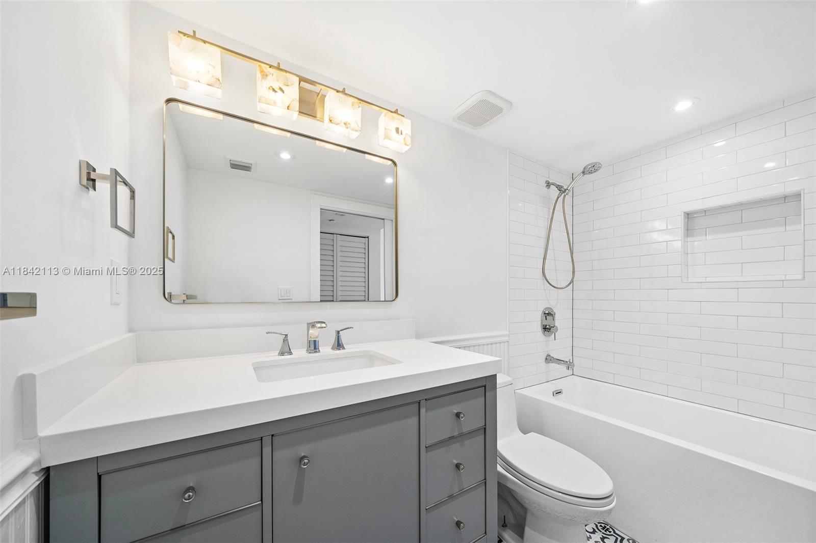 7601 E Treasure Dr #1915, North Bay Village, Florida image 6