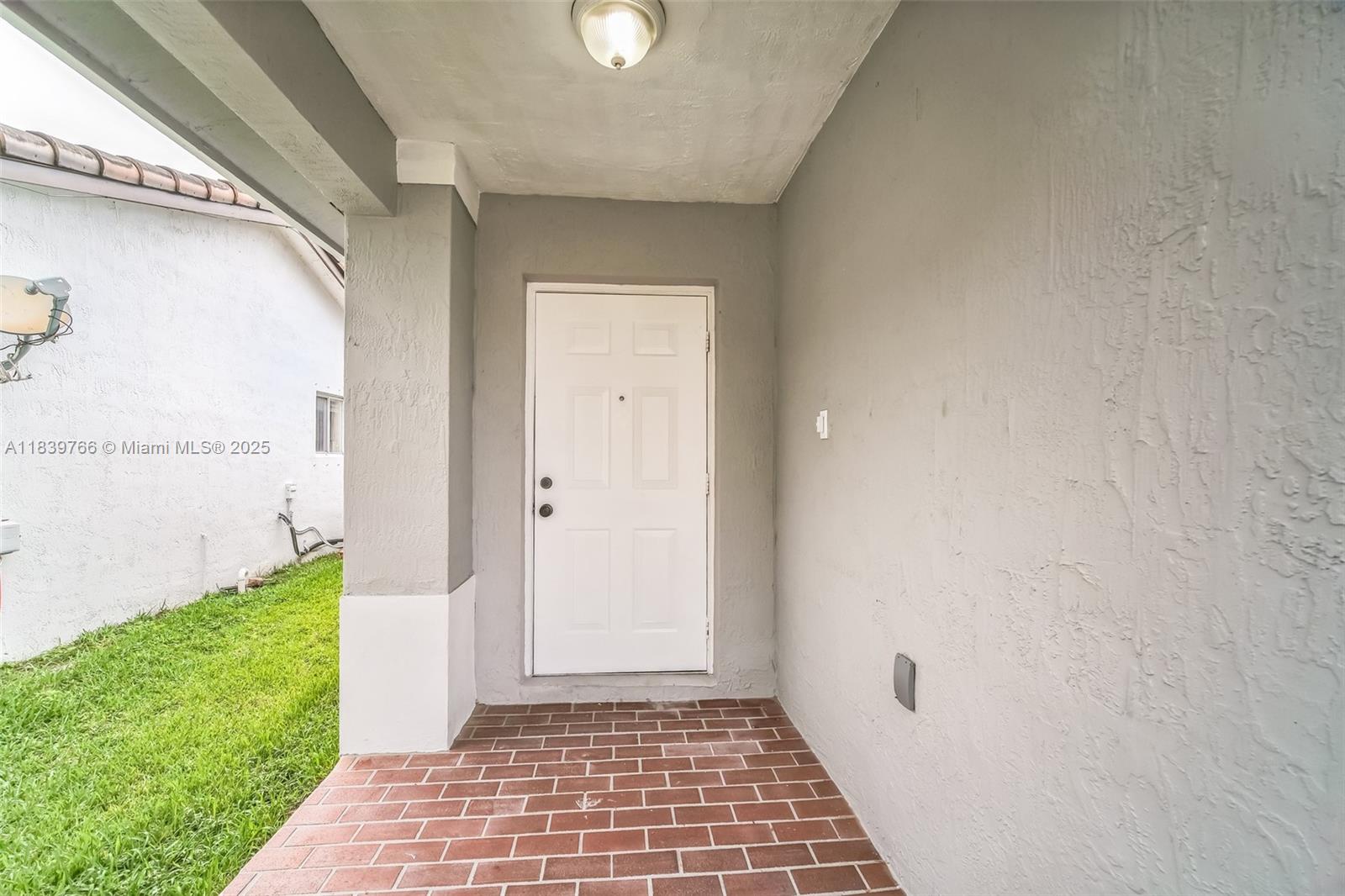 17471 SW 137th Ct, Miami, Florida image 2