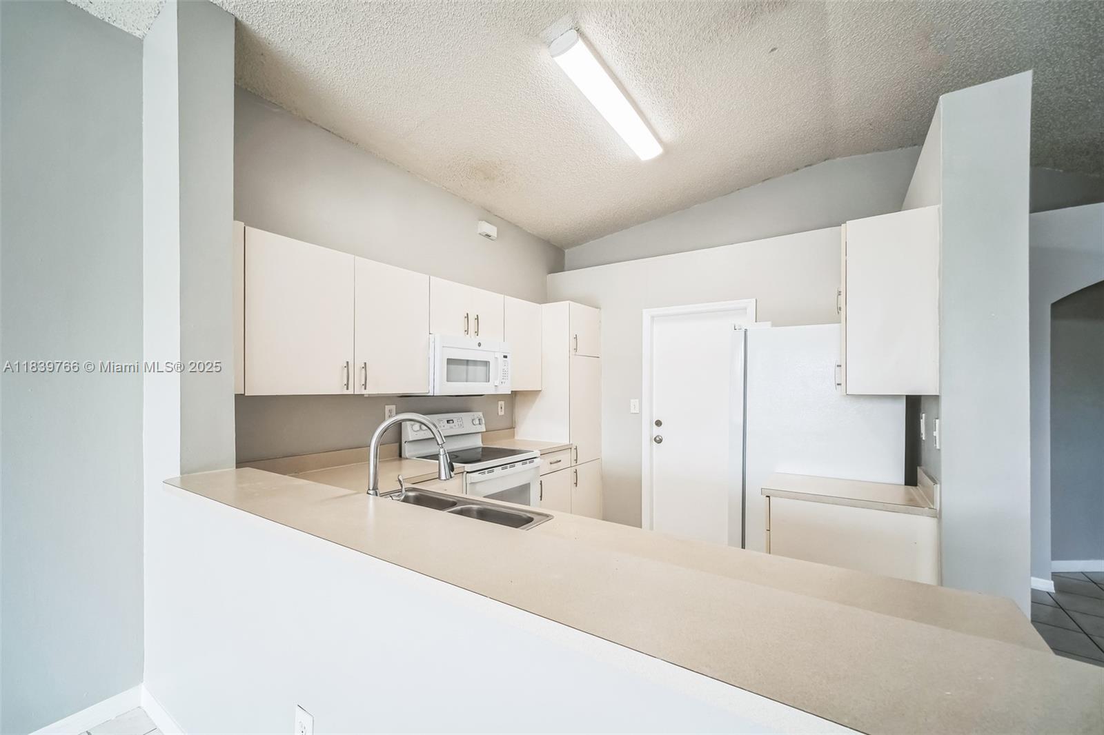 17471 SW 137th Ct, Miami, Florida image 7