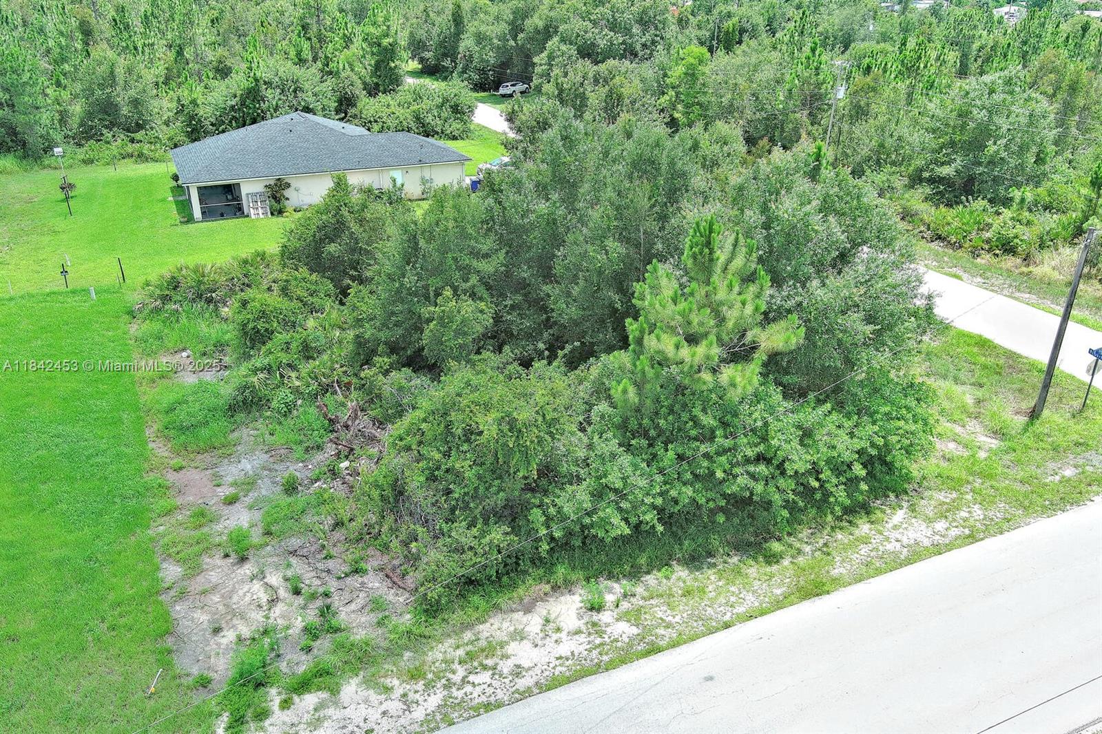 2500 E 10th St, Lehigh Acres, Florida image 1
