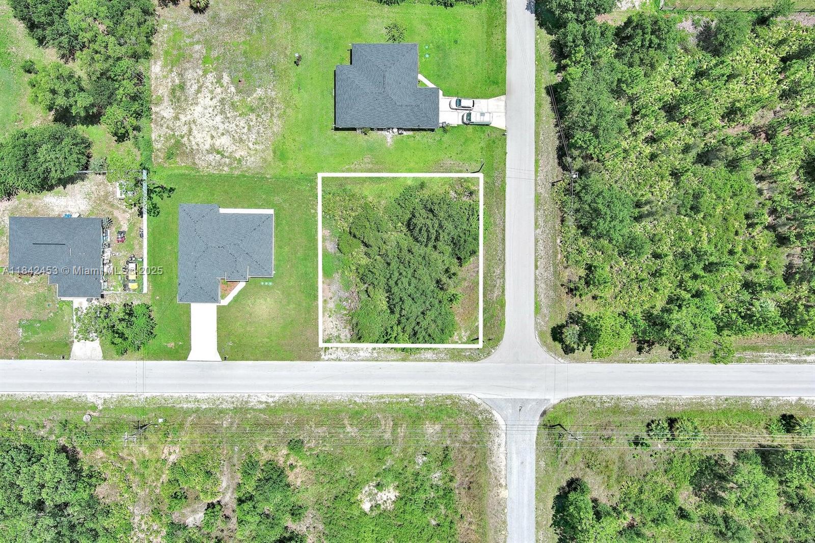 2500 E 10th St, Lehigh Acres, Florida image 2