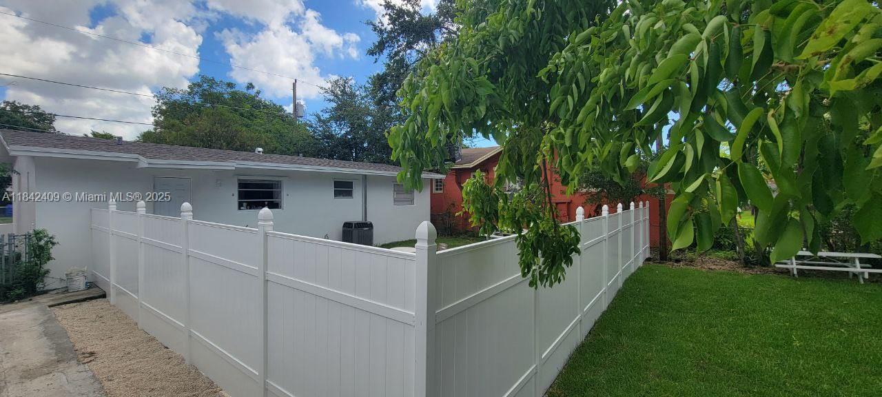 272 NW 58th St, Miami, Florida image 19