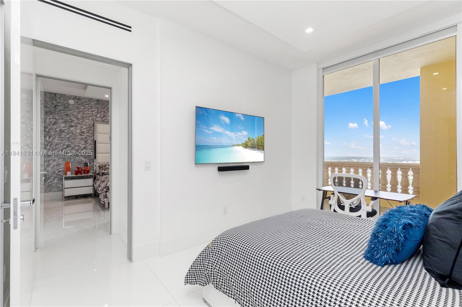 17875 Collins Ave #PH4701, Sunny Isles Beach, Florida image 33