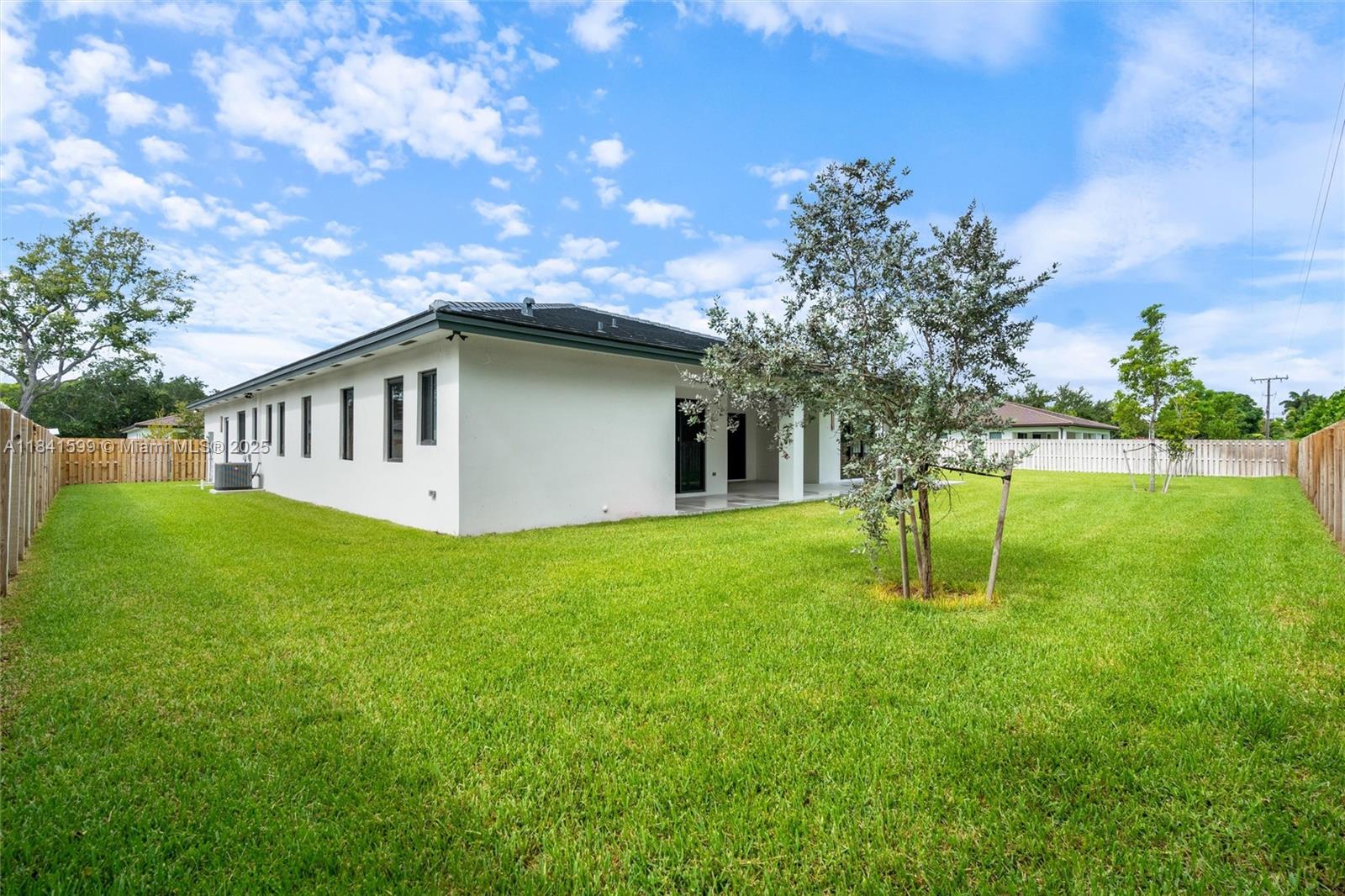 8231 SW 193rd Terrace, Cutler Bay, Florida image 34