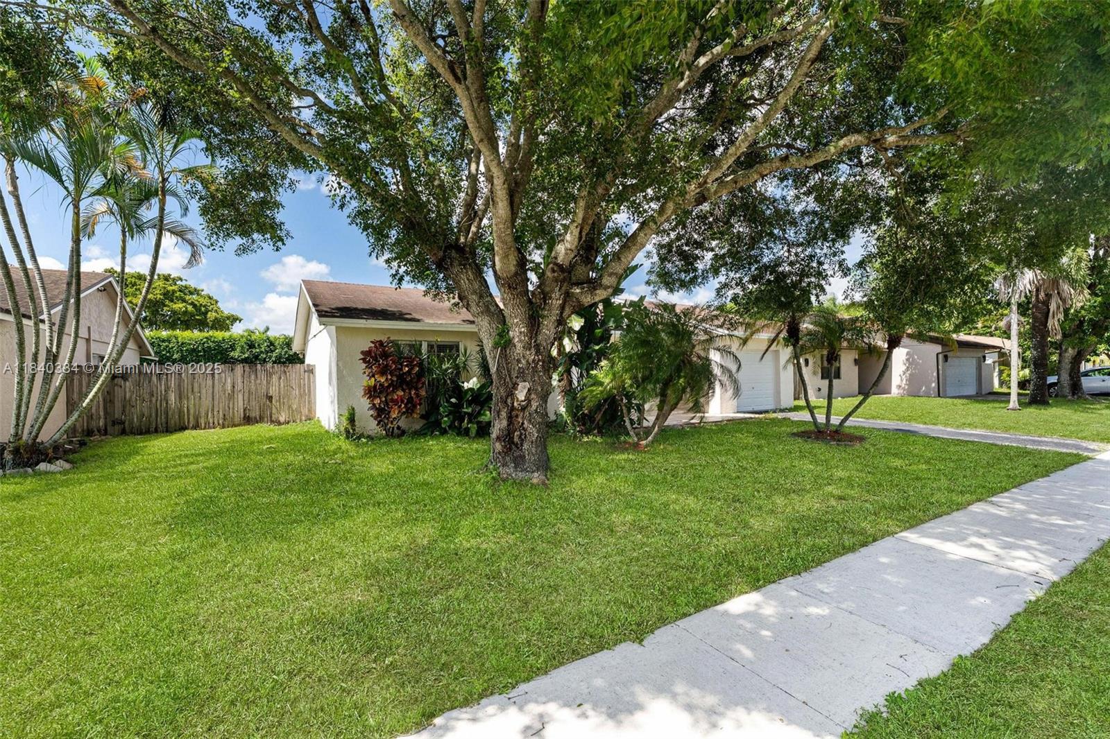 9285 Affirmed Ln, Boca Raton, Florida image 2