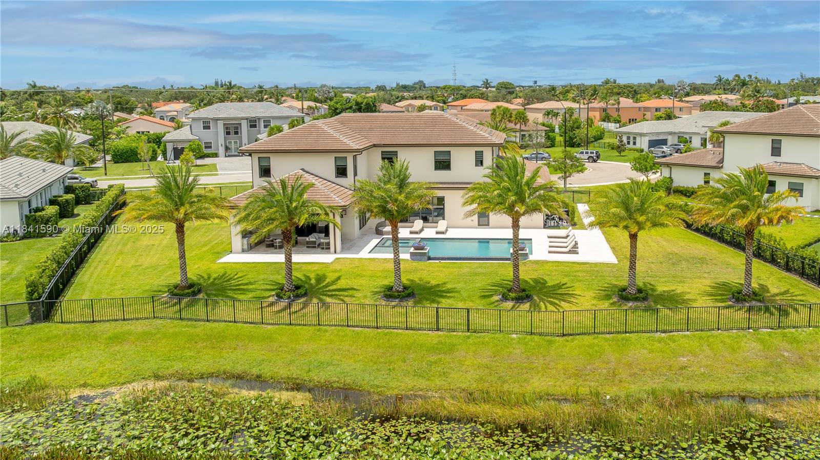 1830 Meadows Dr, Davie, Florida image 3