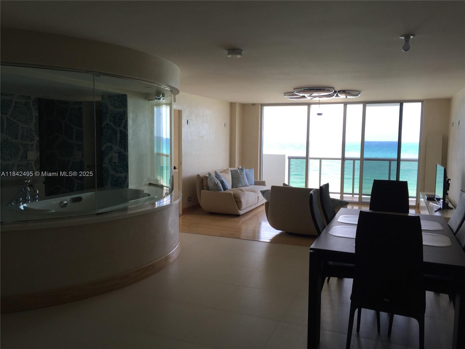 Residential, Miami Beach, Florida image 2
