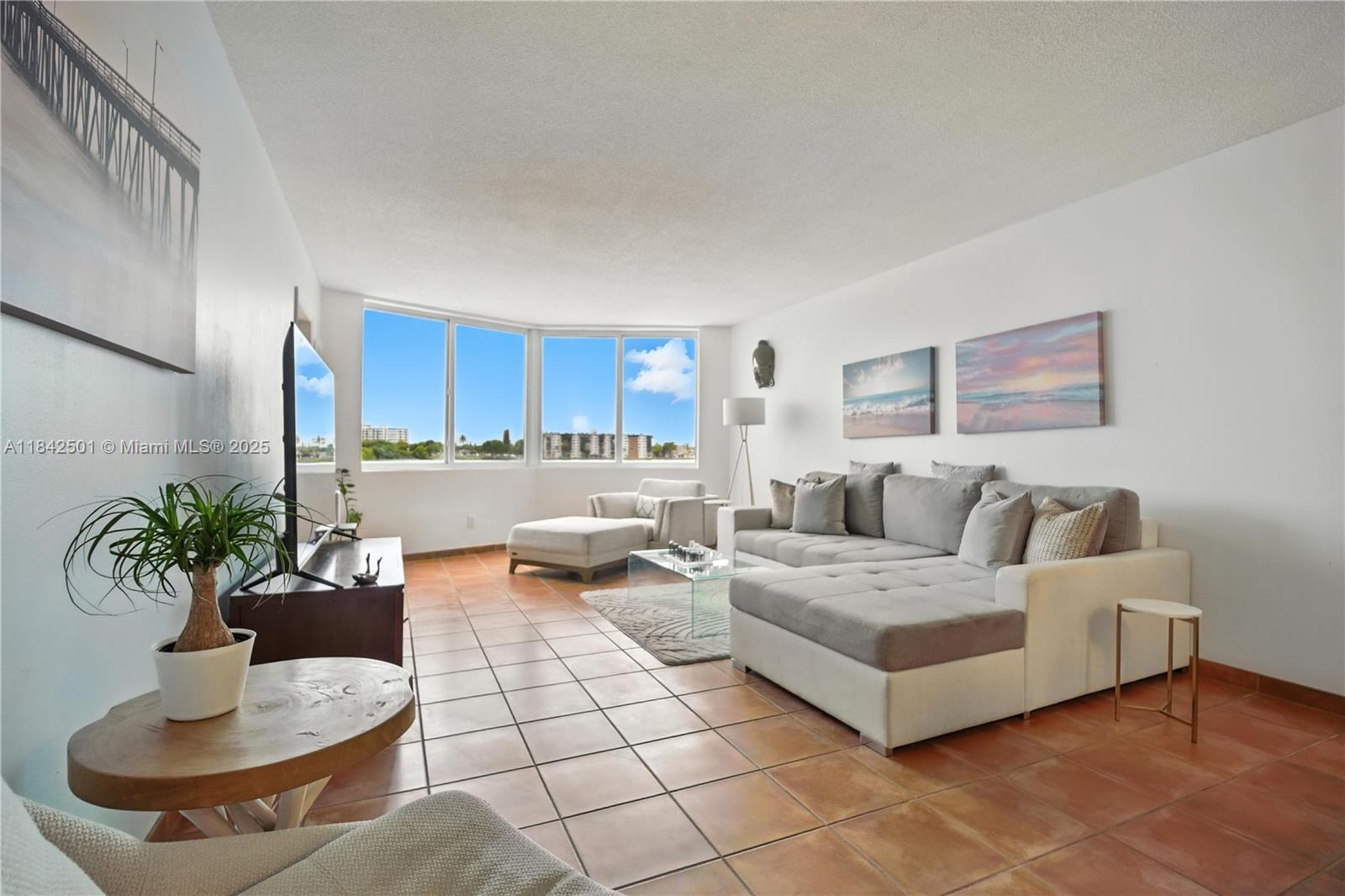 Property photo # 6