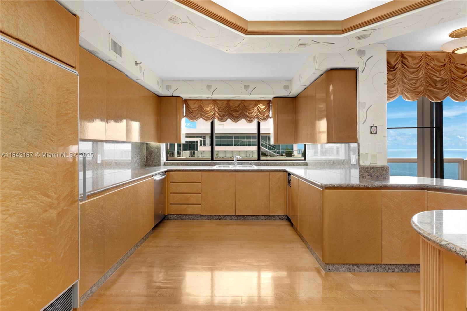 5757 Collins Ave #PH-4, Miami Beach, Florida image 13