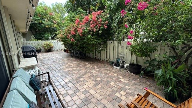 1655 NE 115th St #14B, Miami, Florida image 2