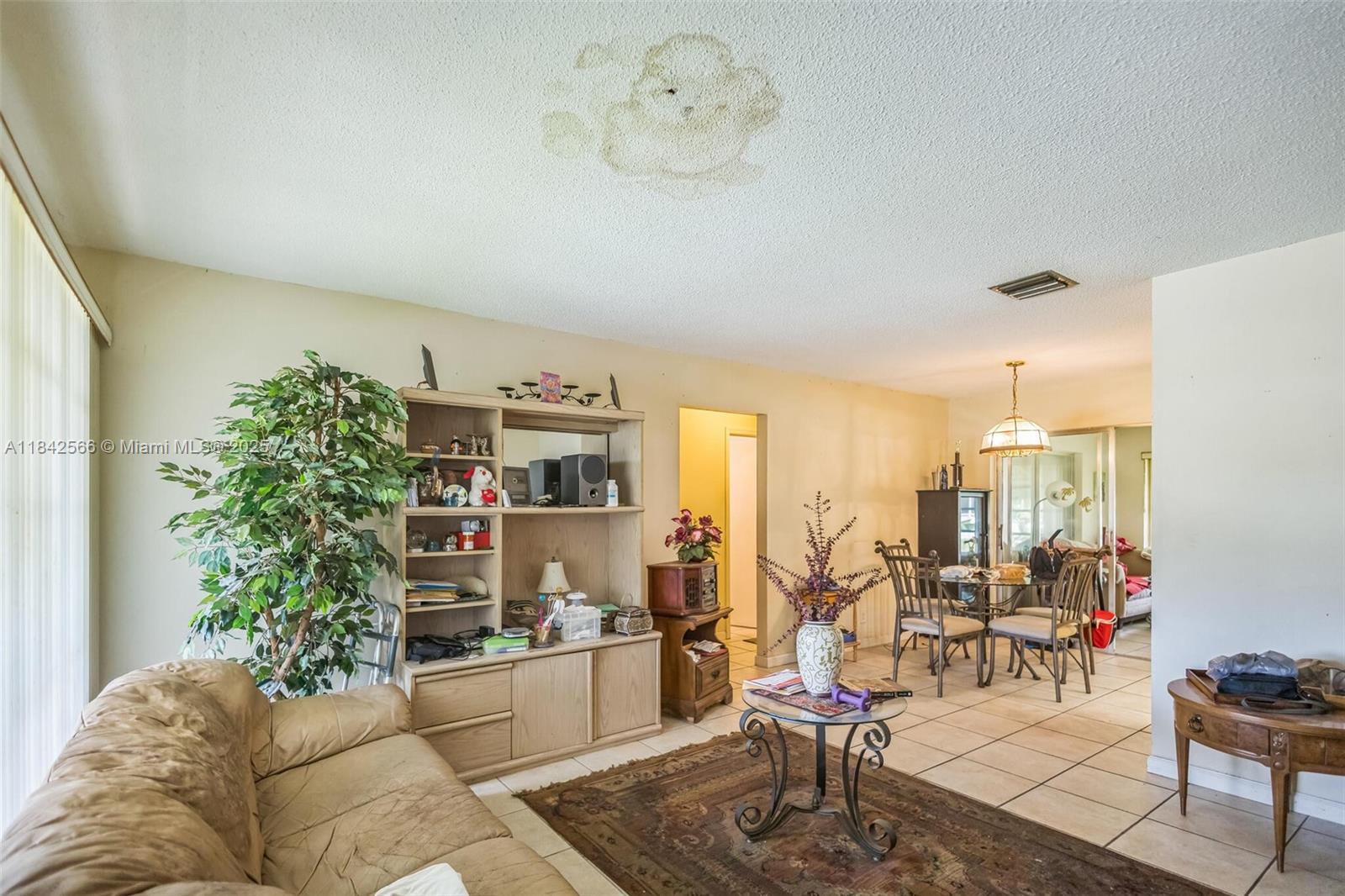 4906 NW 53rd Ct, Tamarac, Florida image 11