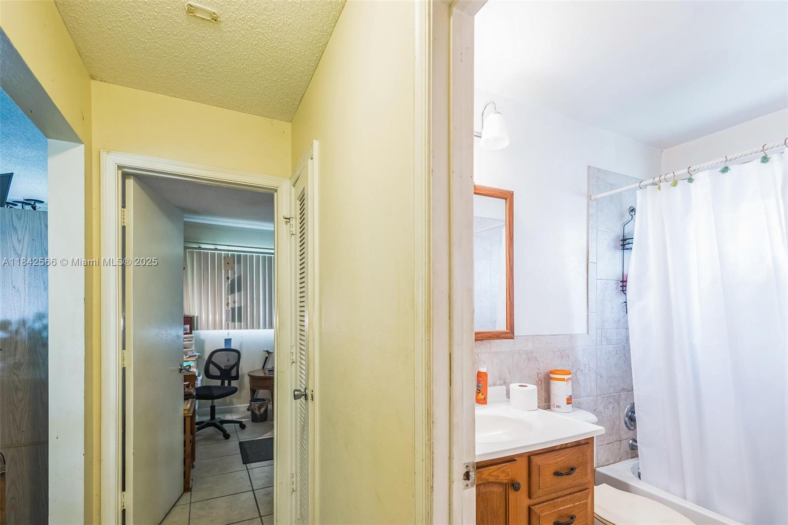 4906 NW 53rd Ct, Tamarac, Florida image 22