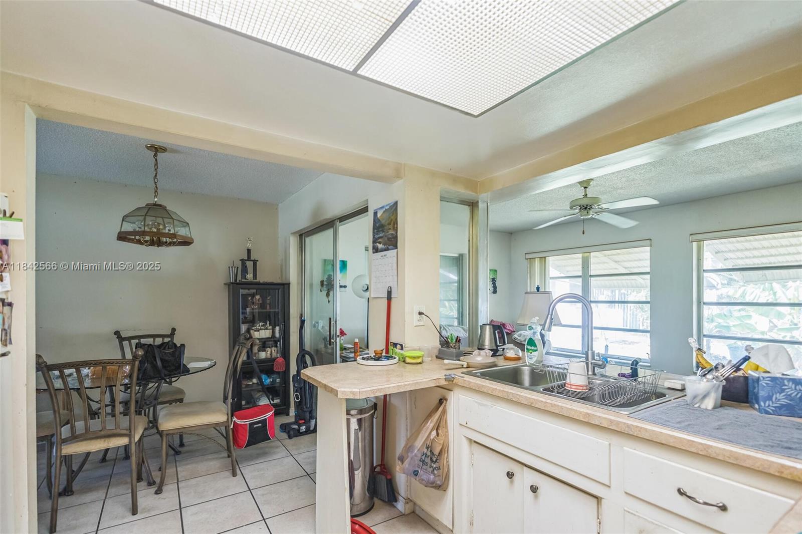 4906 NW 53rd Ct, Tamarac, Florida image 6