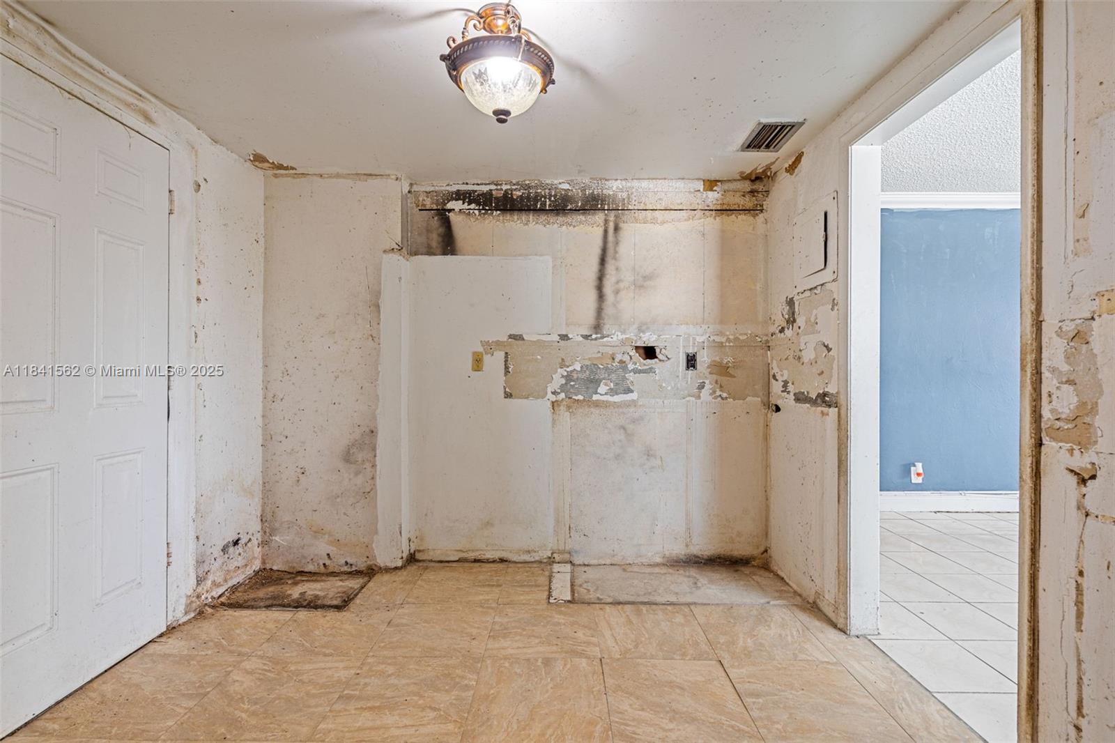 3301 Spanish Moss Ter #806, Lauderhill, Florida image 11