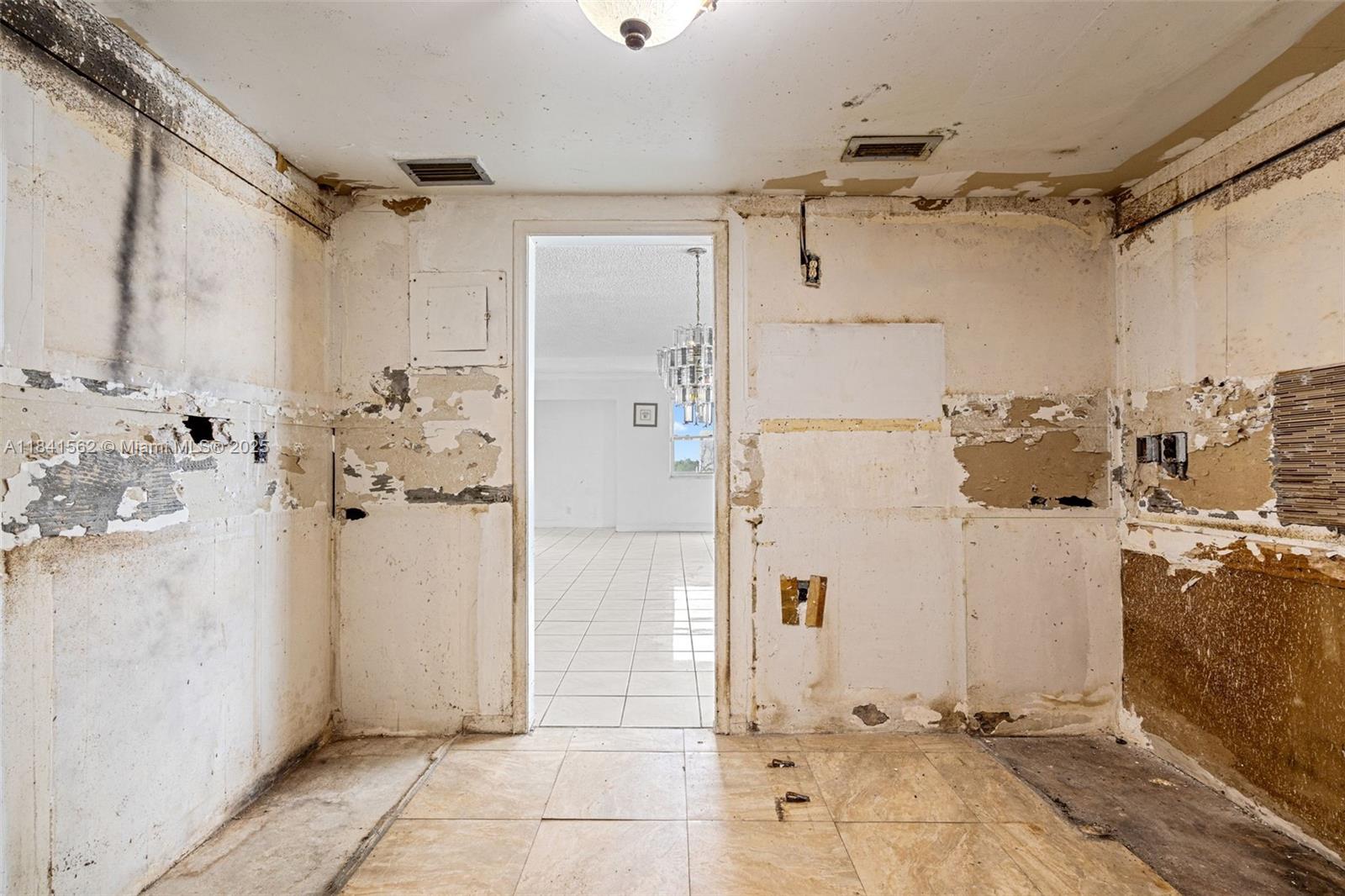 3301 Spanish Moss Ter #806, Lauderhill, Florida image 12