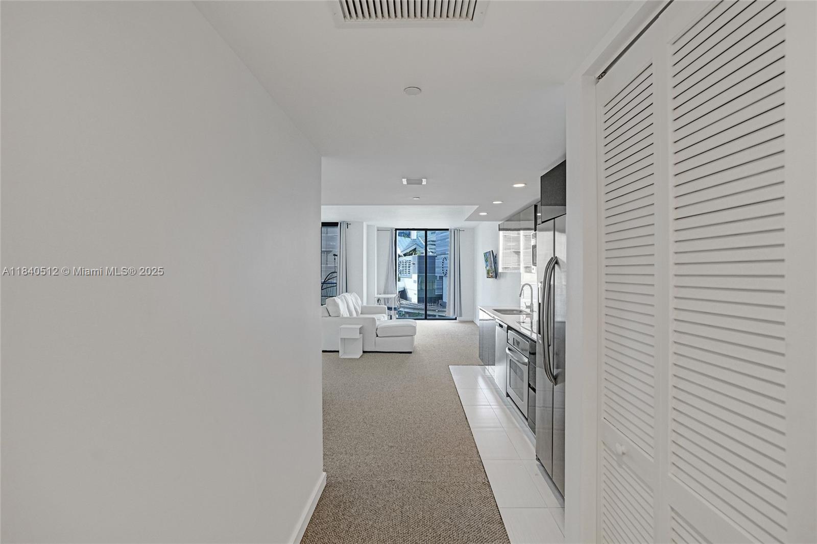 31 SE 6th St #805, Miami, Florida image 5