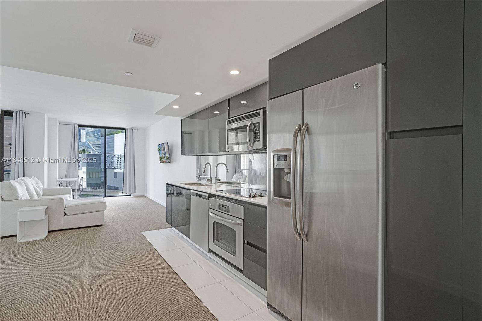 31 SE 6th St #805, Miami, Florida image 6