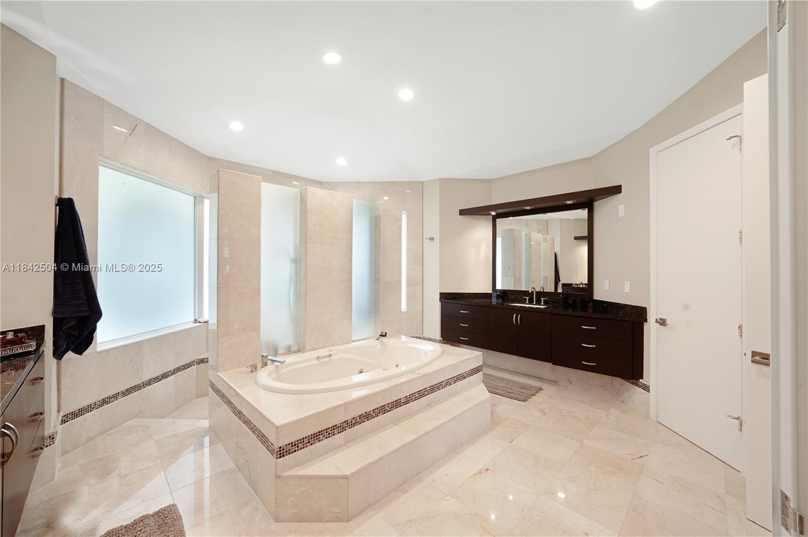 2458 Provence Ct, Weston, Florida image 18