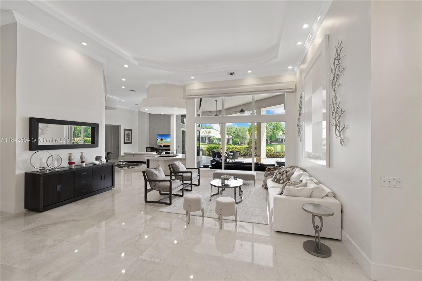 2458 Provence Ct, Weston, Florida image 3
