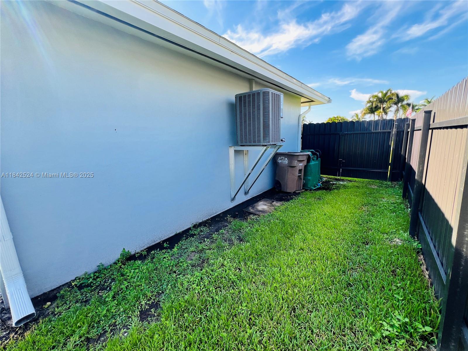 235 SE 44th St, Cape Coral, Florida image 24