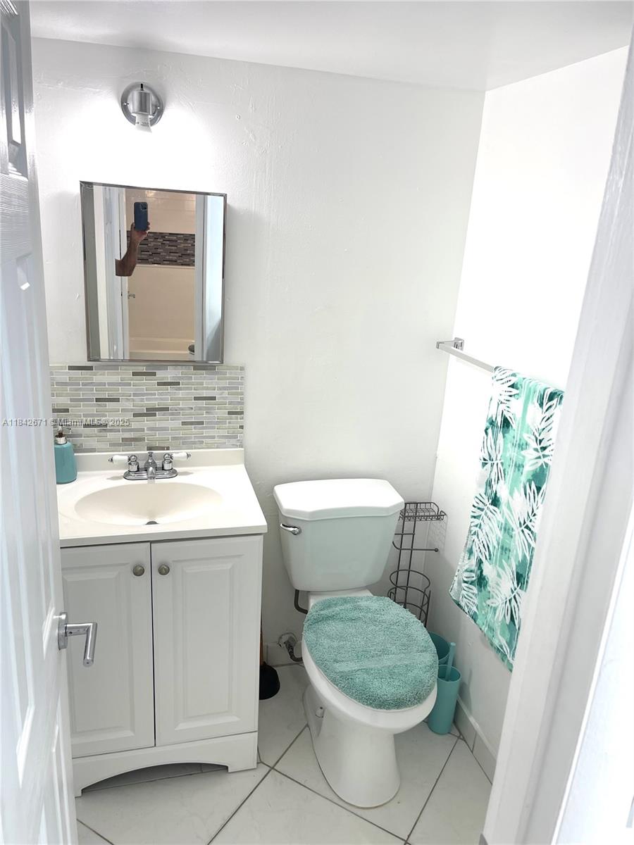 8821 W Flagler St #411, Miami, Florida image 14