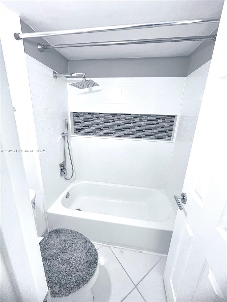 8821 W Flagler St #411, Miami, Florida image 16