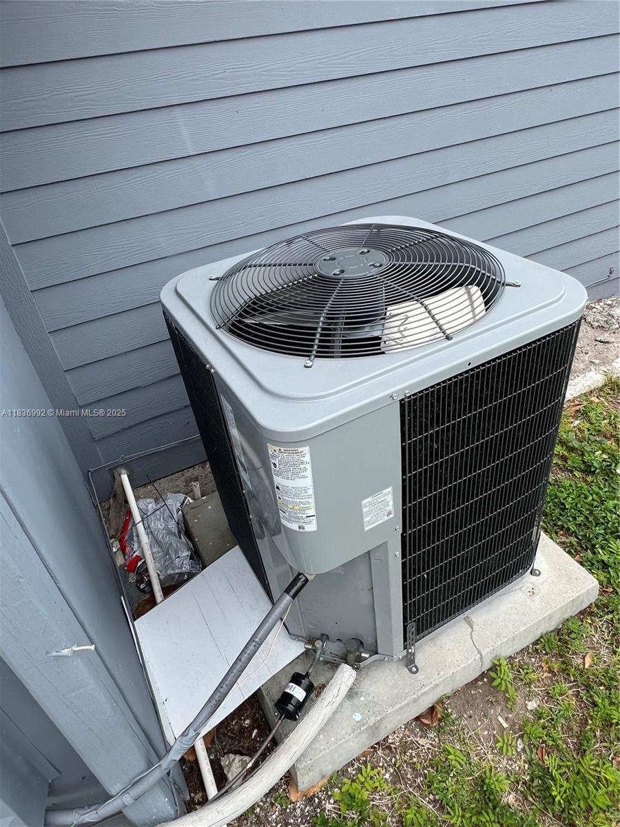 1885 NE 53rd St, Pompano Beach, Florida image 24
