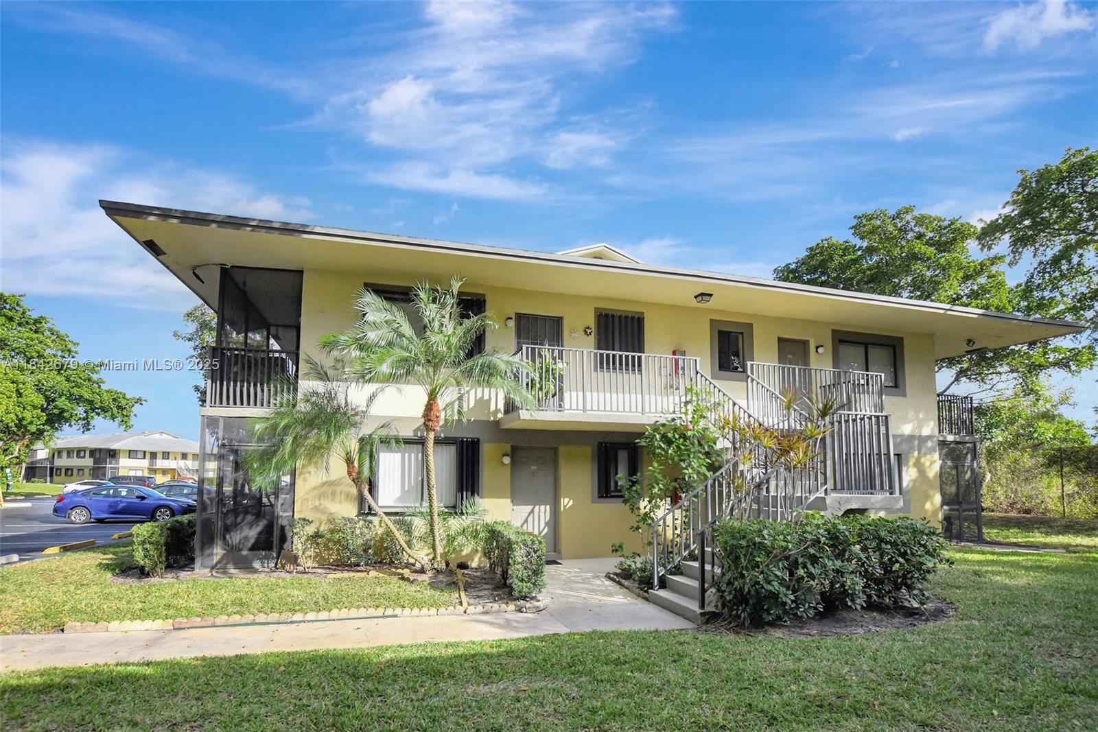 588 Trace Cir #211, Deerfield Beach, Florida image 3