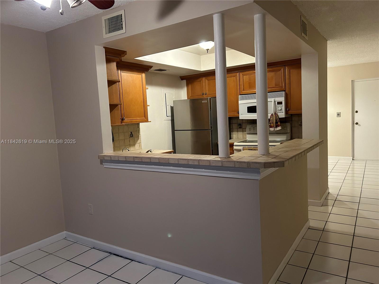 9411 SW 4th St #202, Miami, Florida image 12