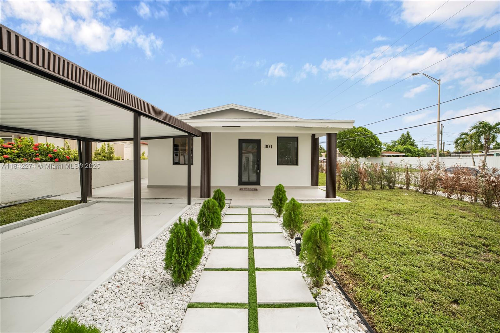 301 W 30th St, Hialeah, Florida image 1