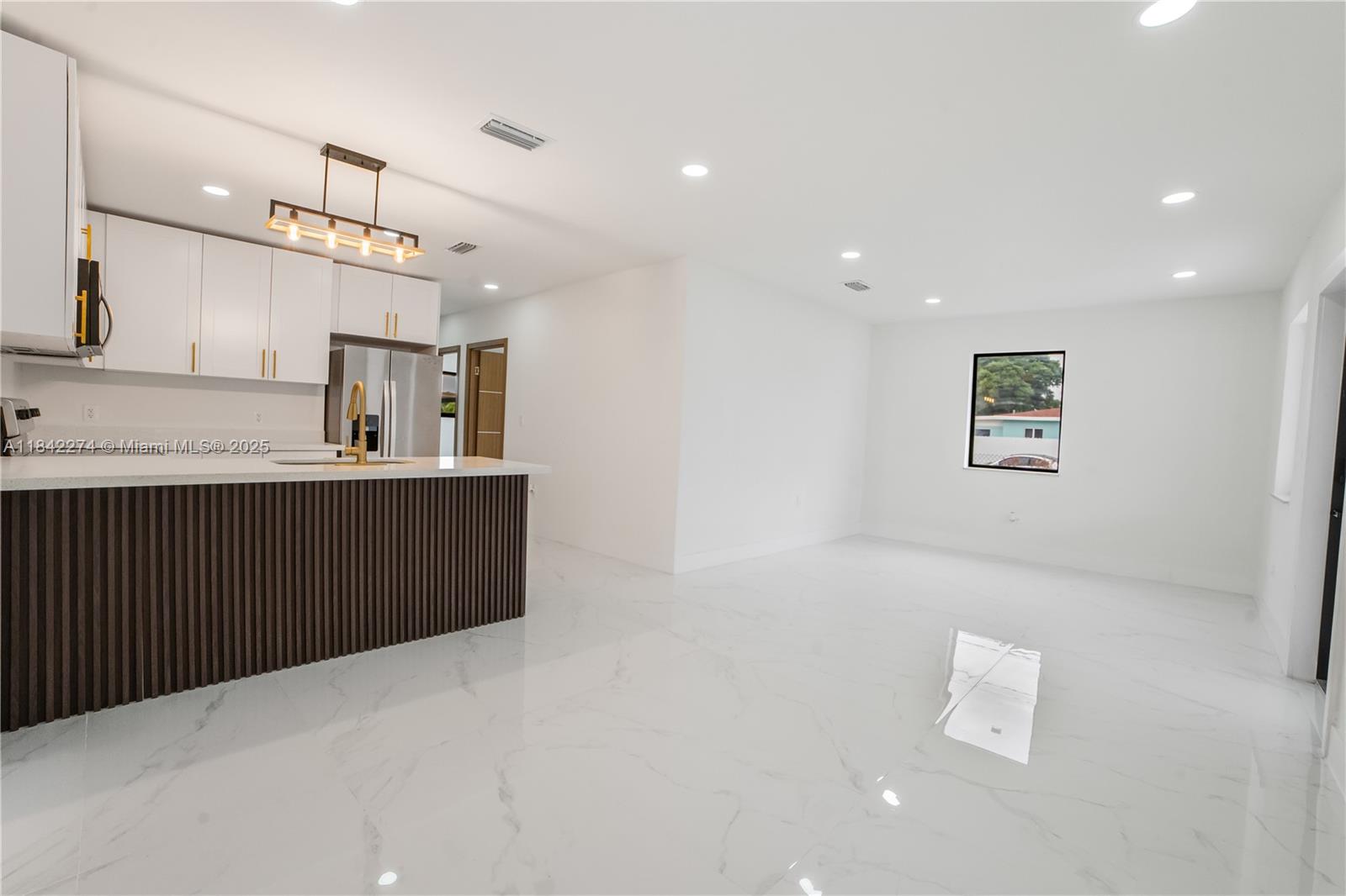 301 W 30th St, Hialeah, Florida image 11