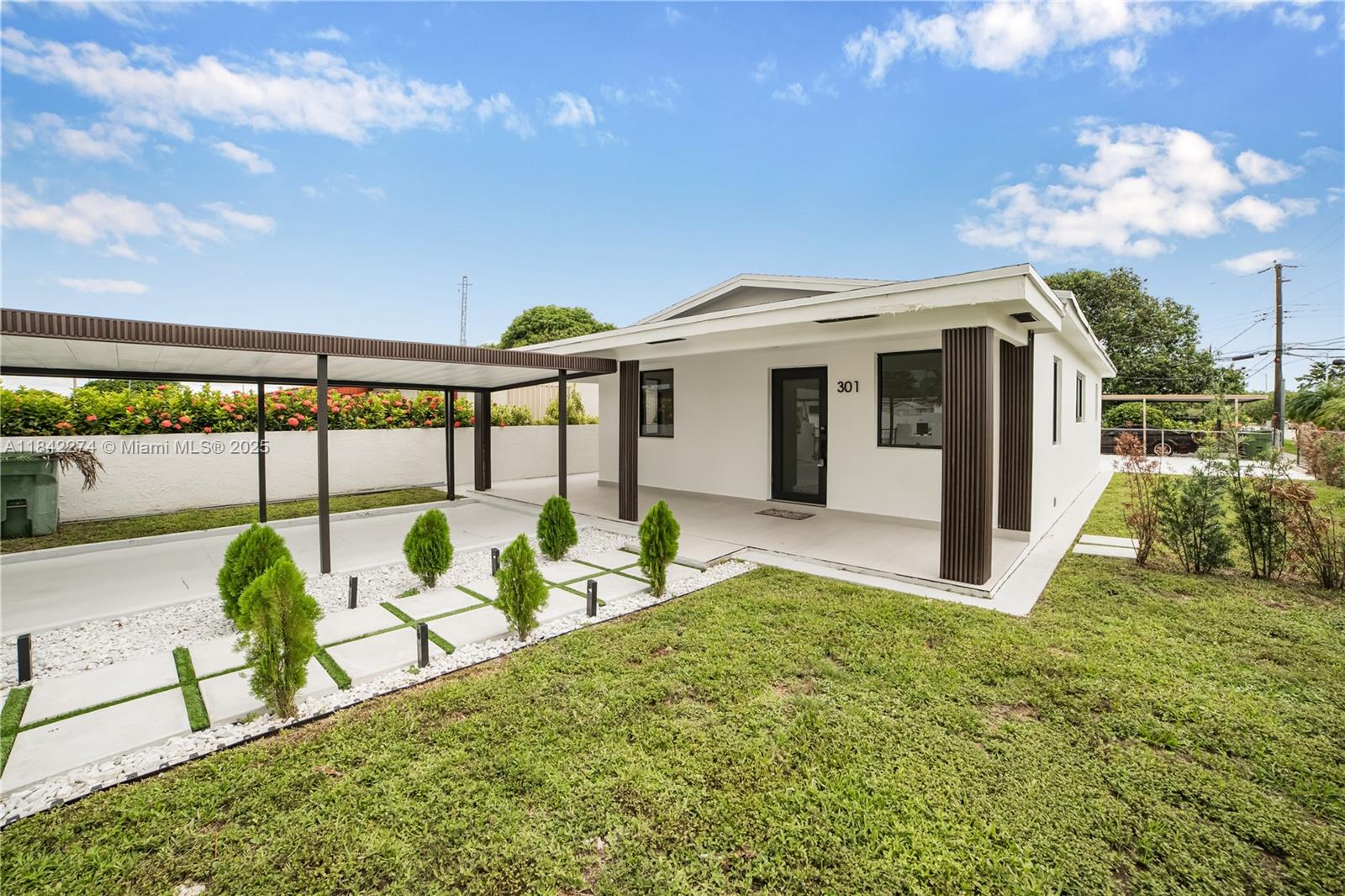 301 W 30th St, Hialeah, Florida image 2