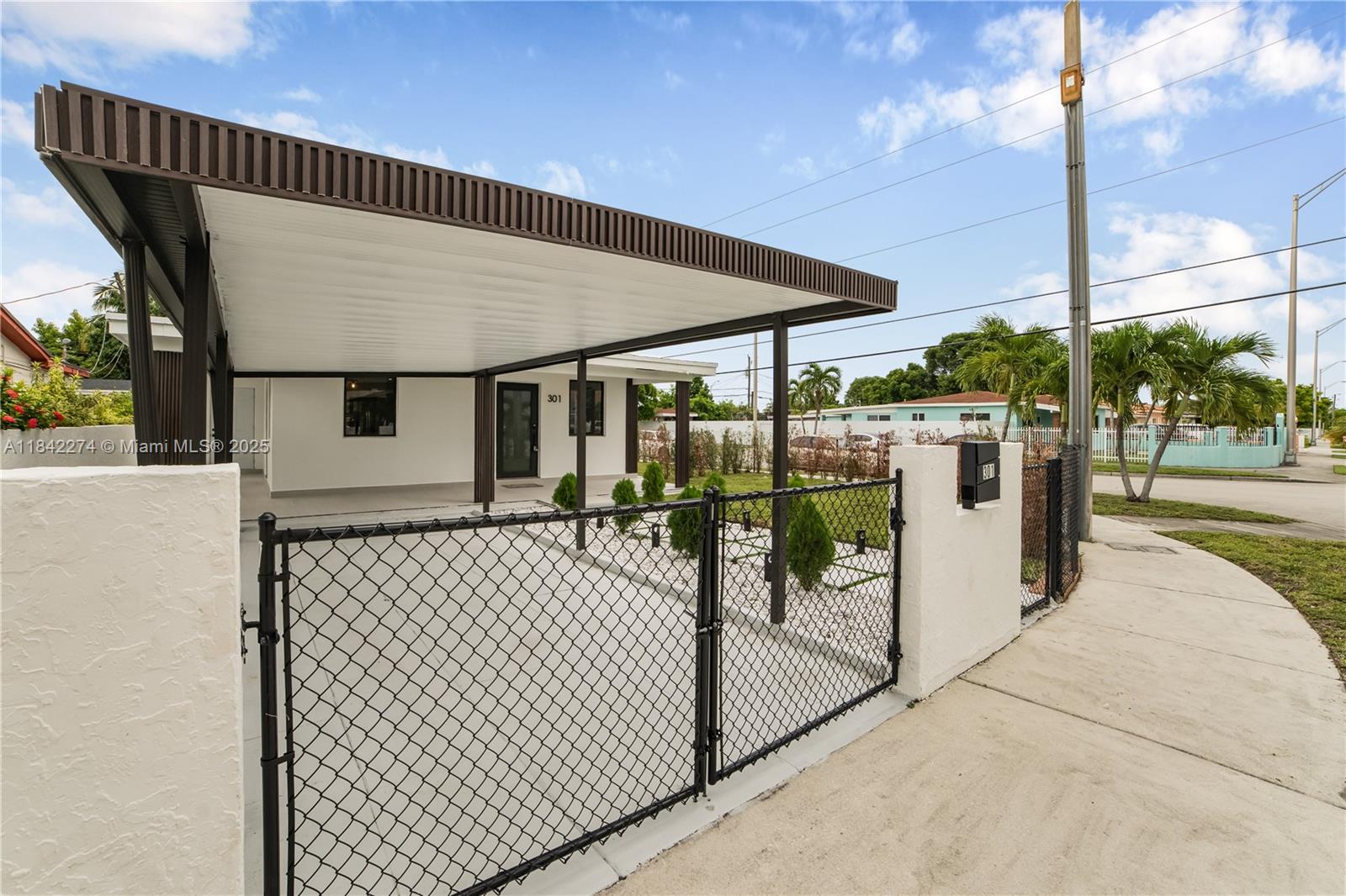 301 W 30th St, Hialeah, Florida image 5