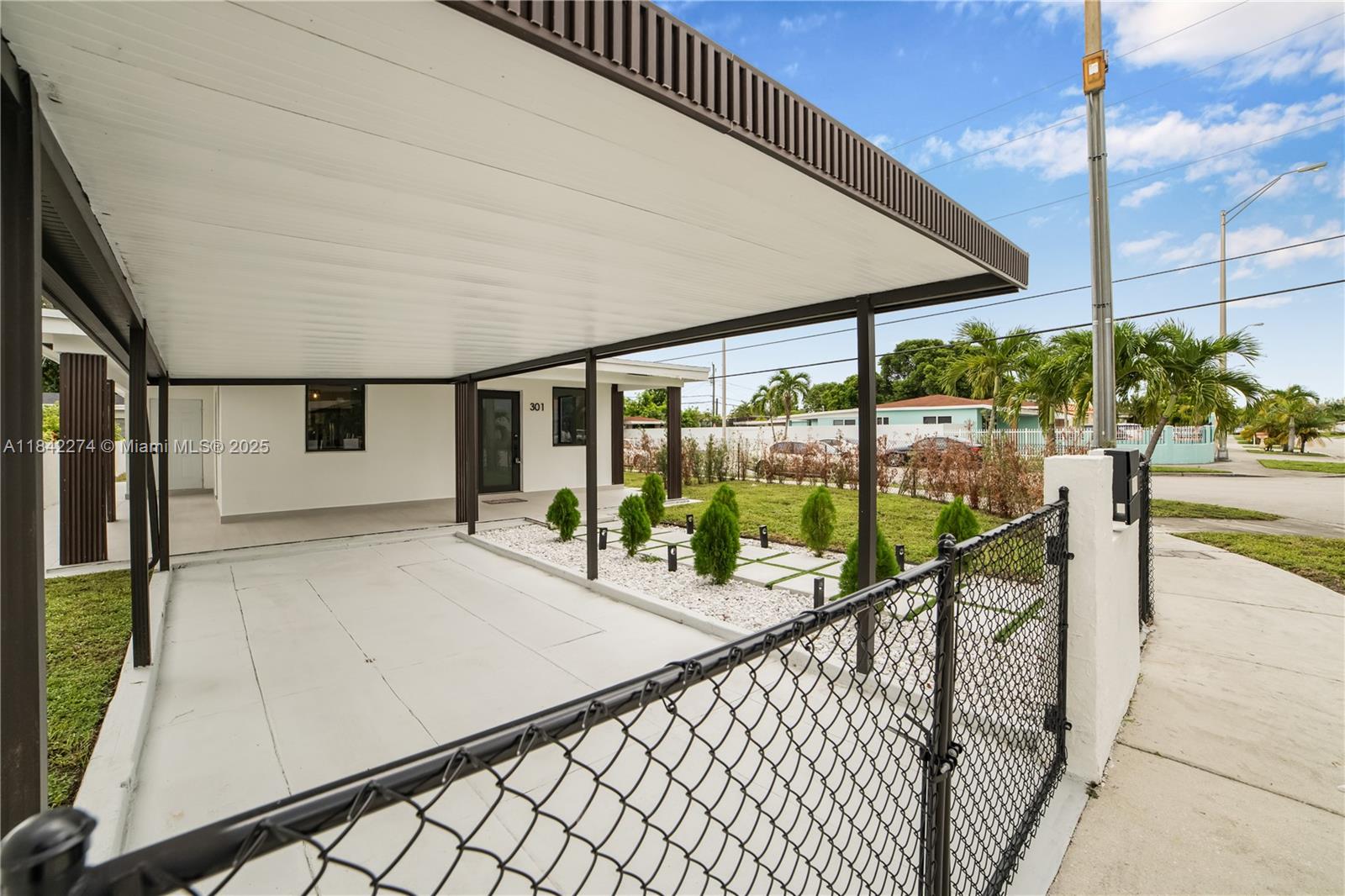 301 W 30th St, Hialeah, Florida image 6