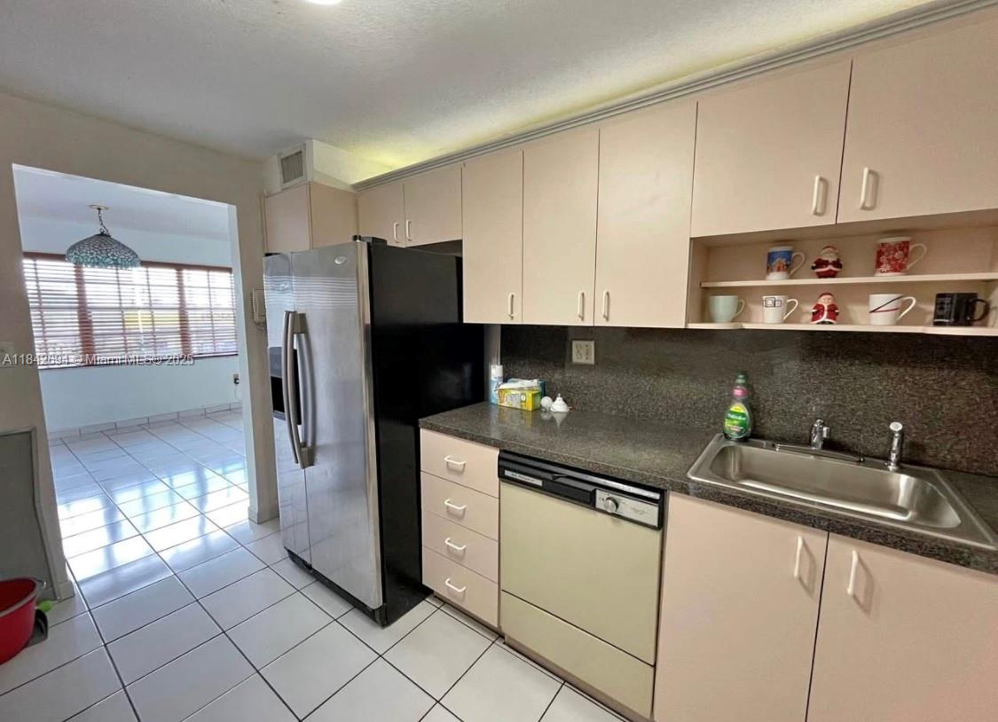 Property photo # 0