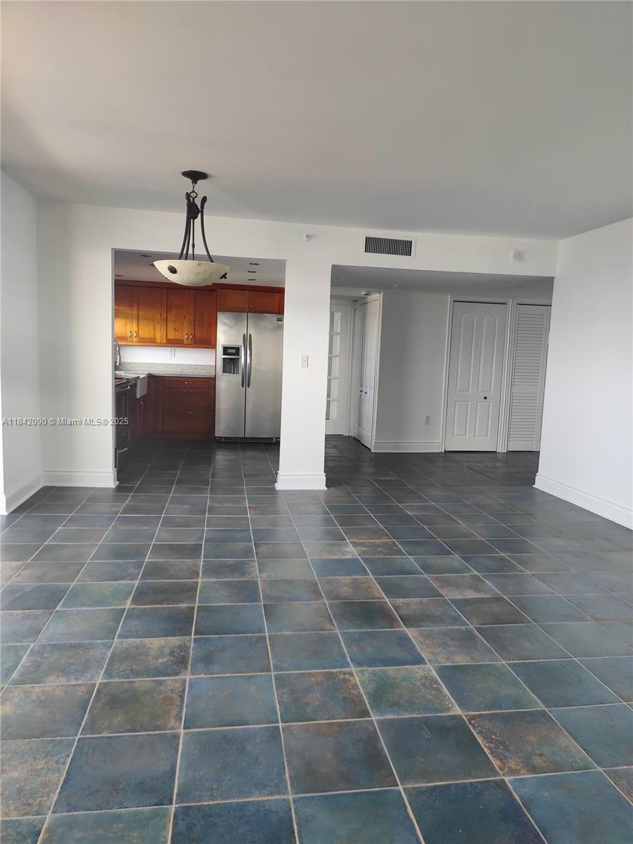 555 NE 30th St 601