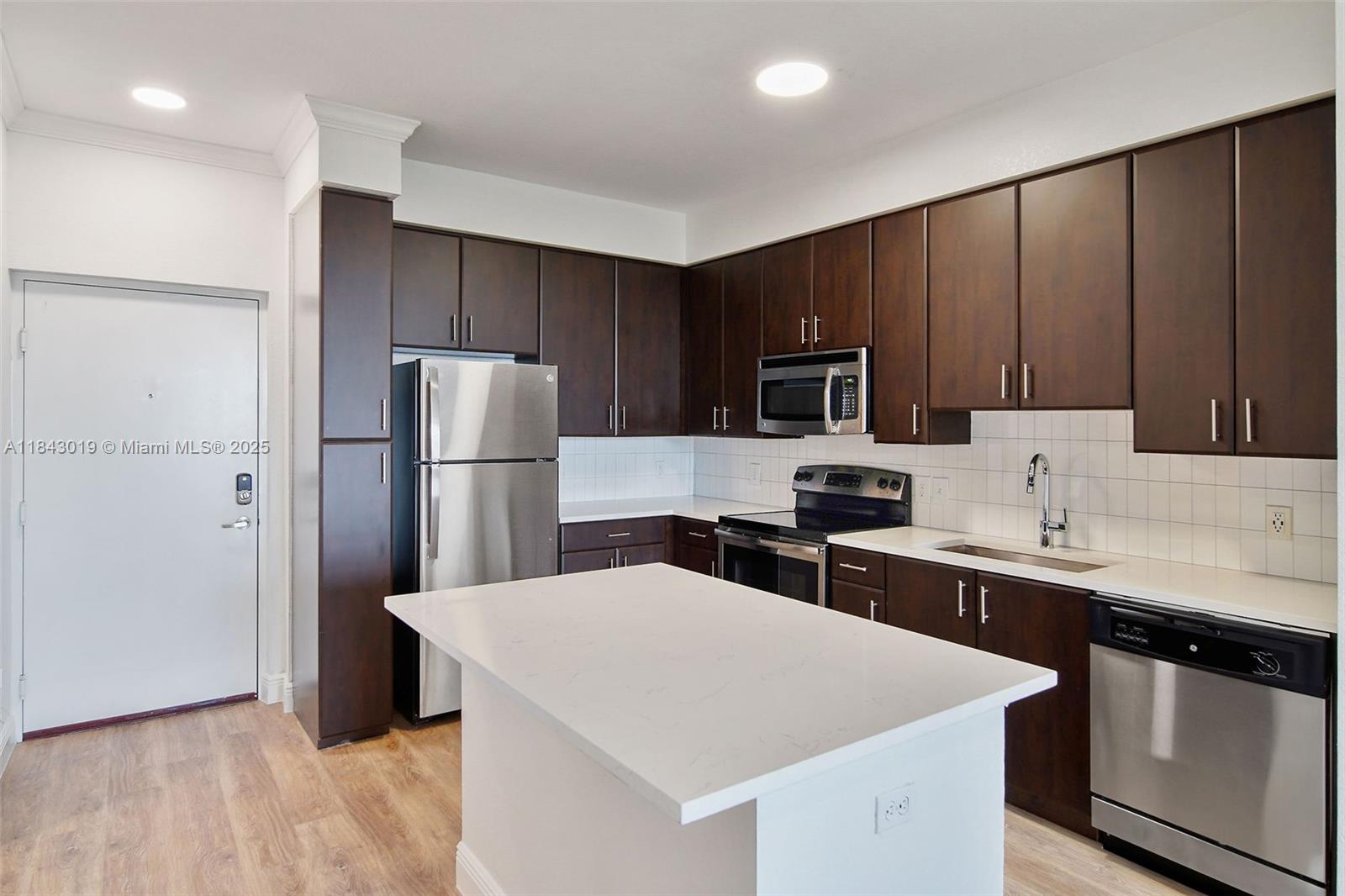 Property photo # 6